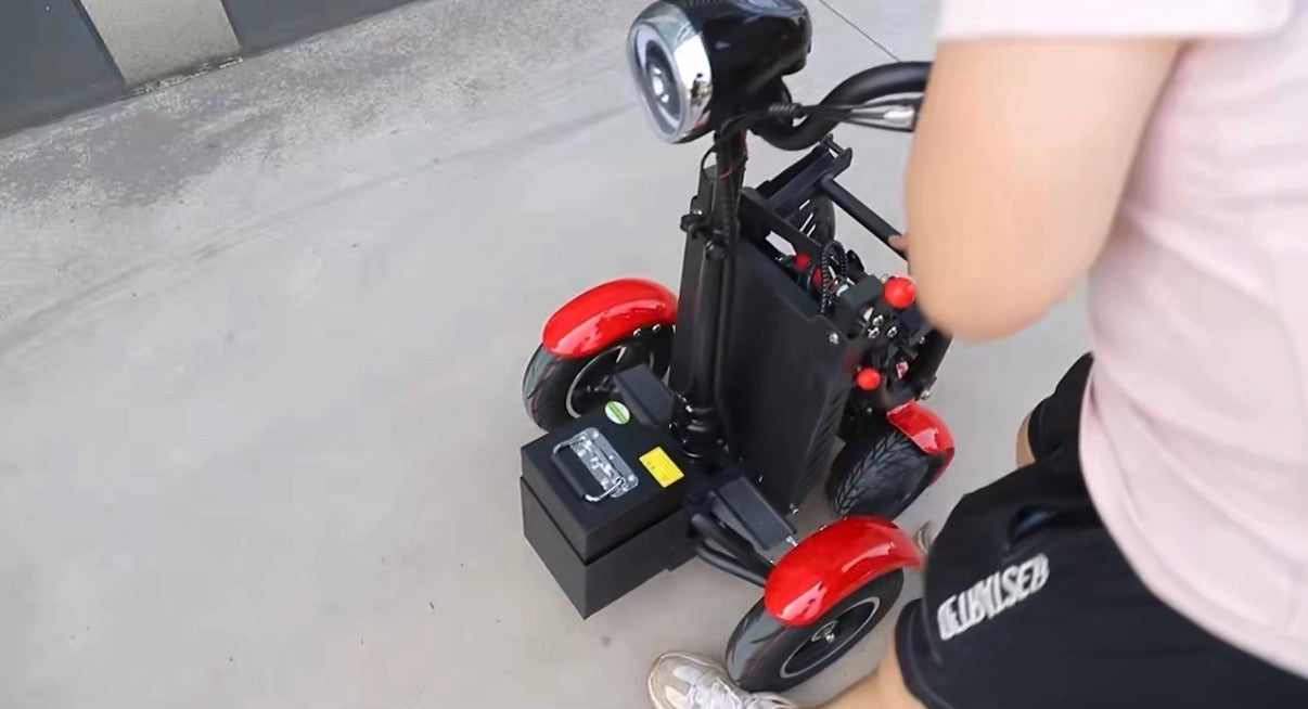 Foldable electric golf cart with seat