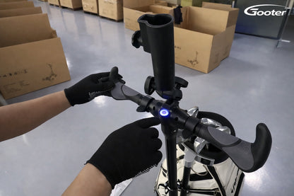 Nahaufnahme des GOOTER E-CadPro beim Aufbau