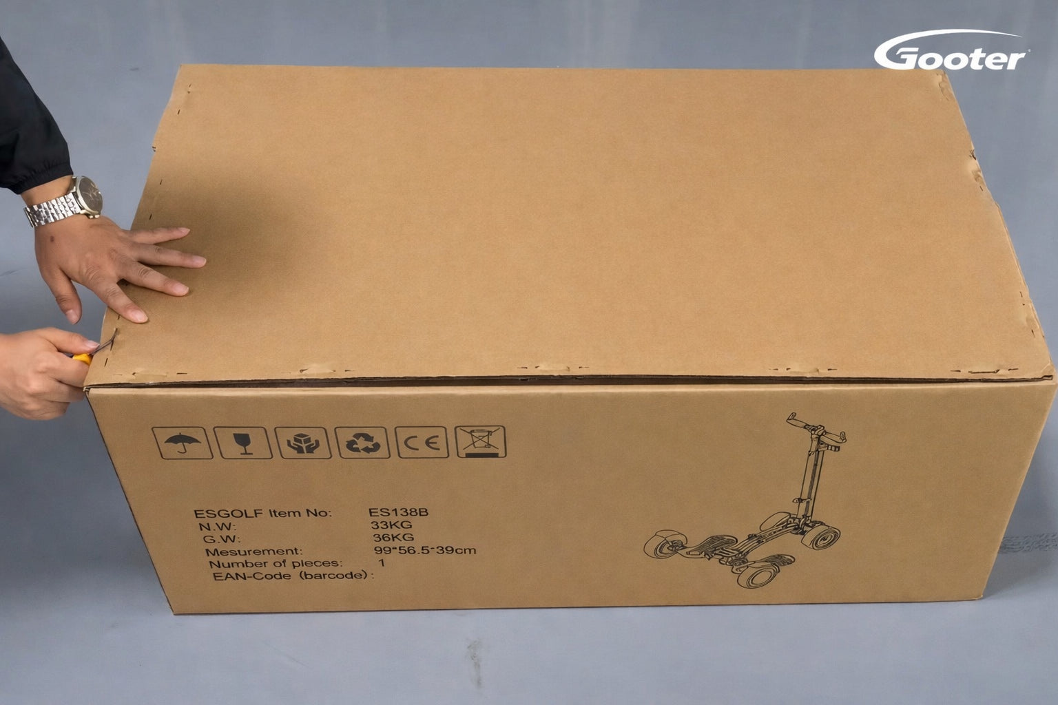Geschlossener Versandkarton des GOOTER E-CadPro