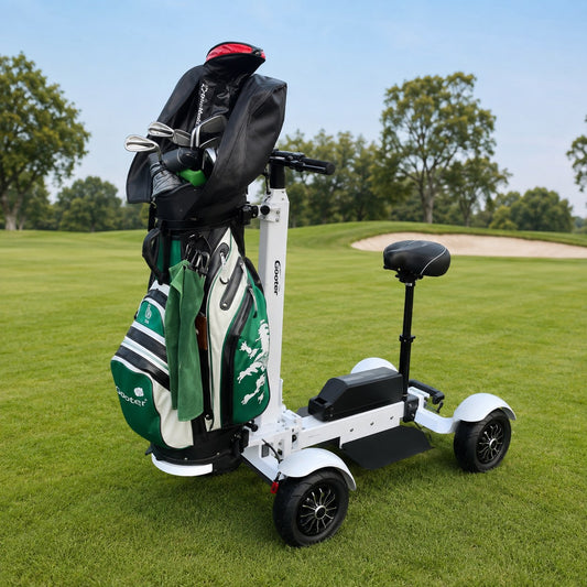 GOOTER Ecad SeatStand 3.0 – elektrischer 4-Rad-Golf-Scooter mit Sitz und Golfbag auf dem Golfplatz
